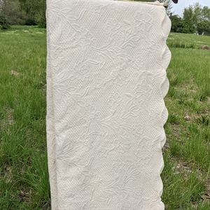 Twin ivory cotton blend quilt set